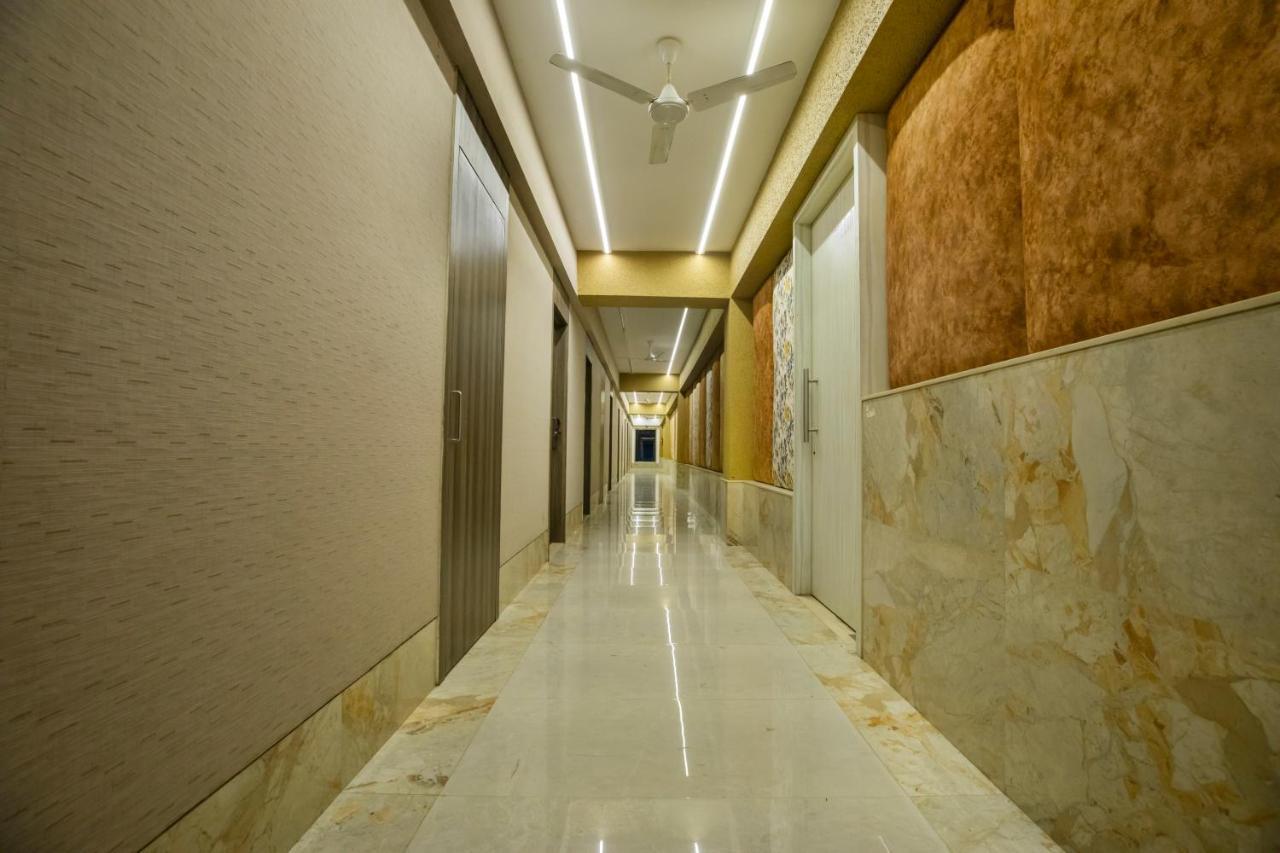 The Thane Club Exterior foto